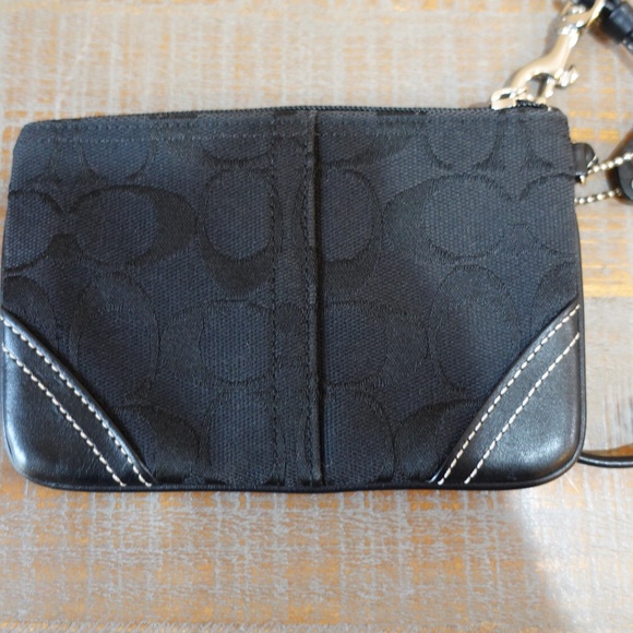 Vintage Coach Black Monogram Wristlet - Picture 4 of 5